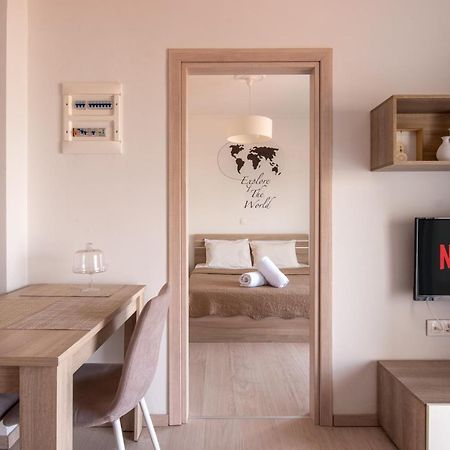 Minimalist Apartments W/ View Thessaloniki Exterior photo