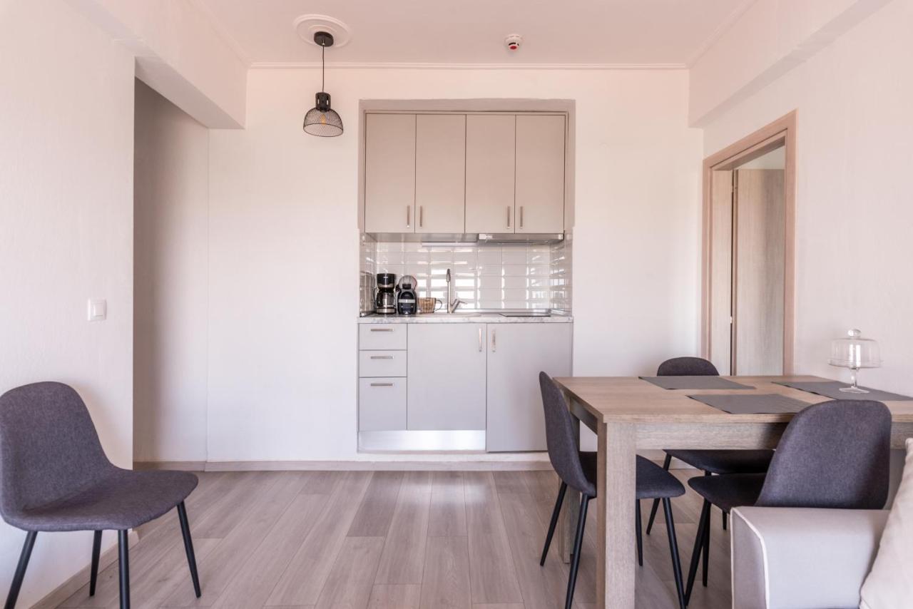 Minimalist Apartments W/ View Thessaloniki Exterior photo