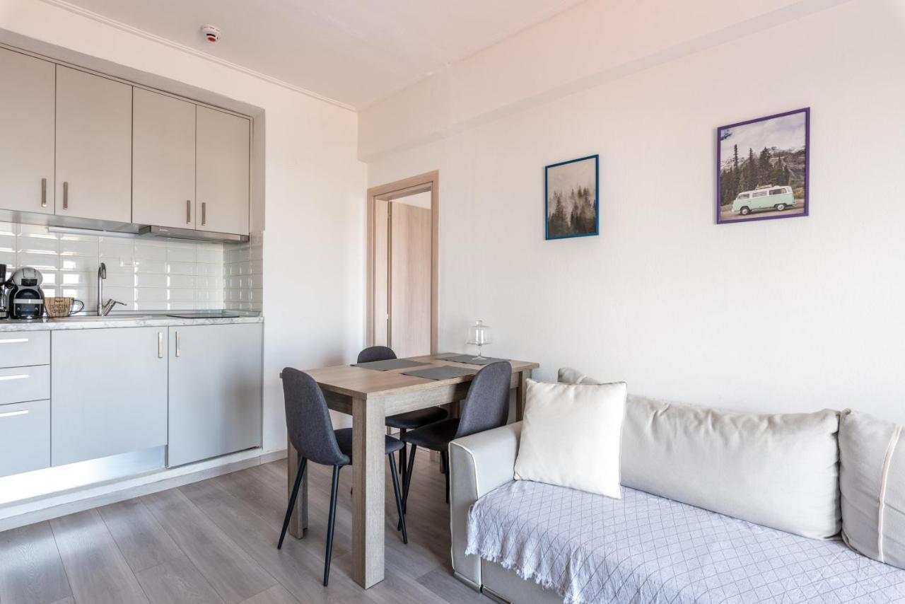 Minimalist Apartments W/ View Thessaloniki Exterior photo