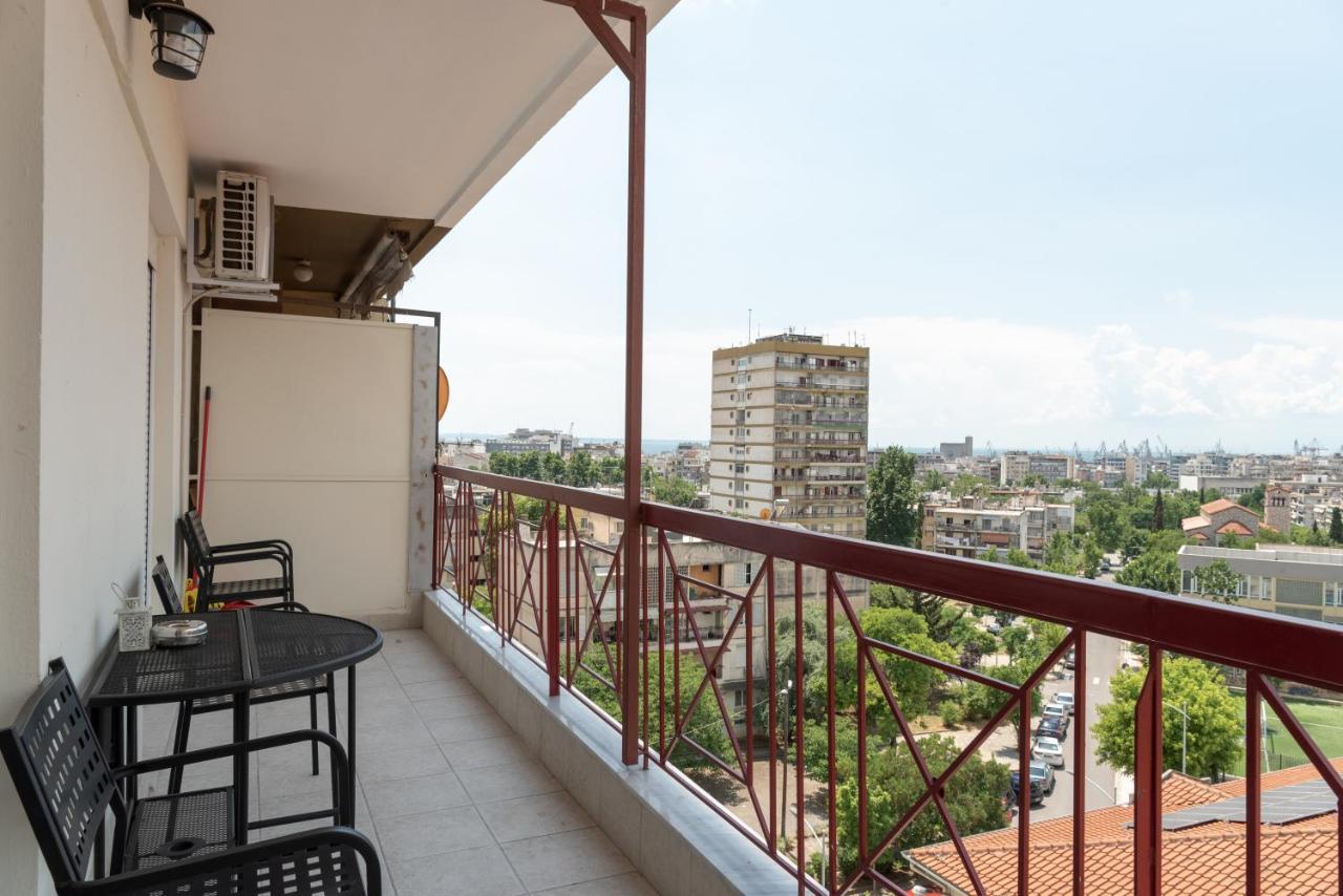Minimalist Apartments W/ View Thessaloniki Exterior photo