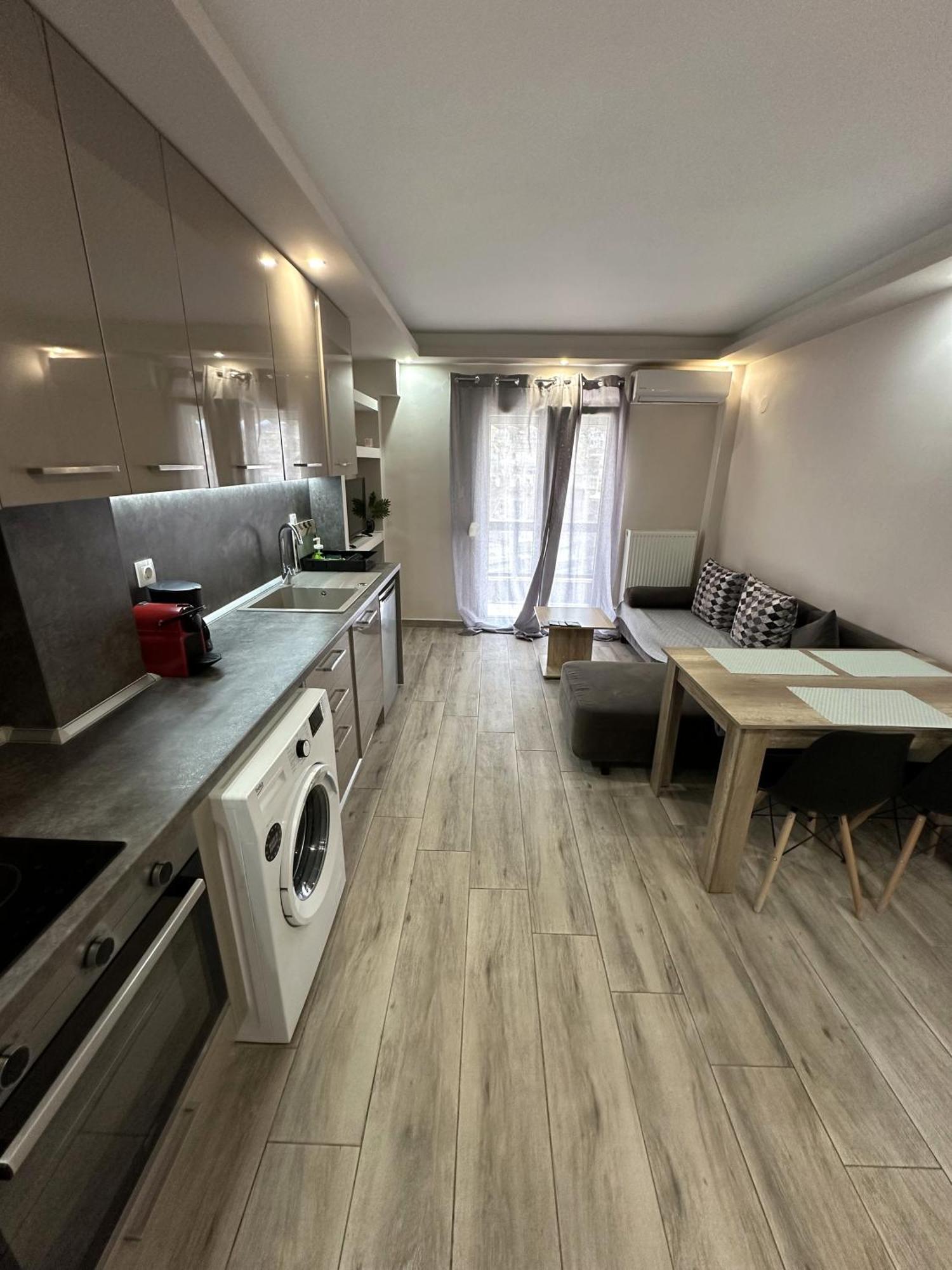 Minimalist Apartments W/ View Thessaloniki Exterior photo